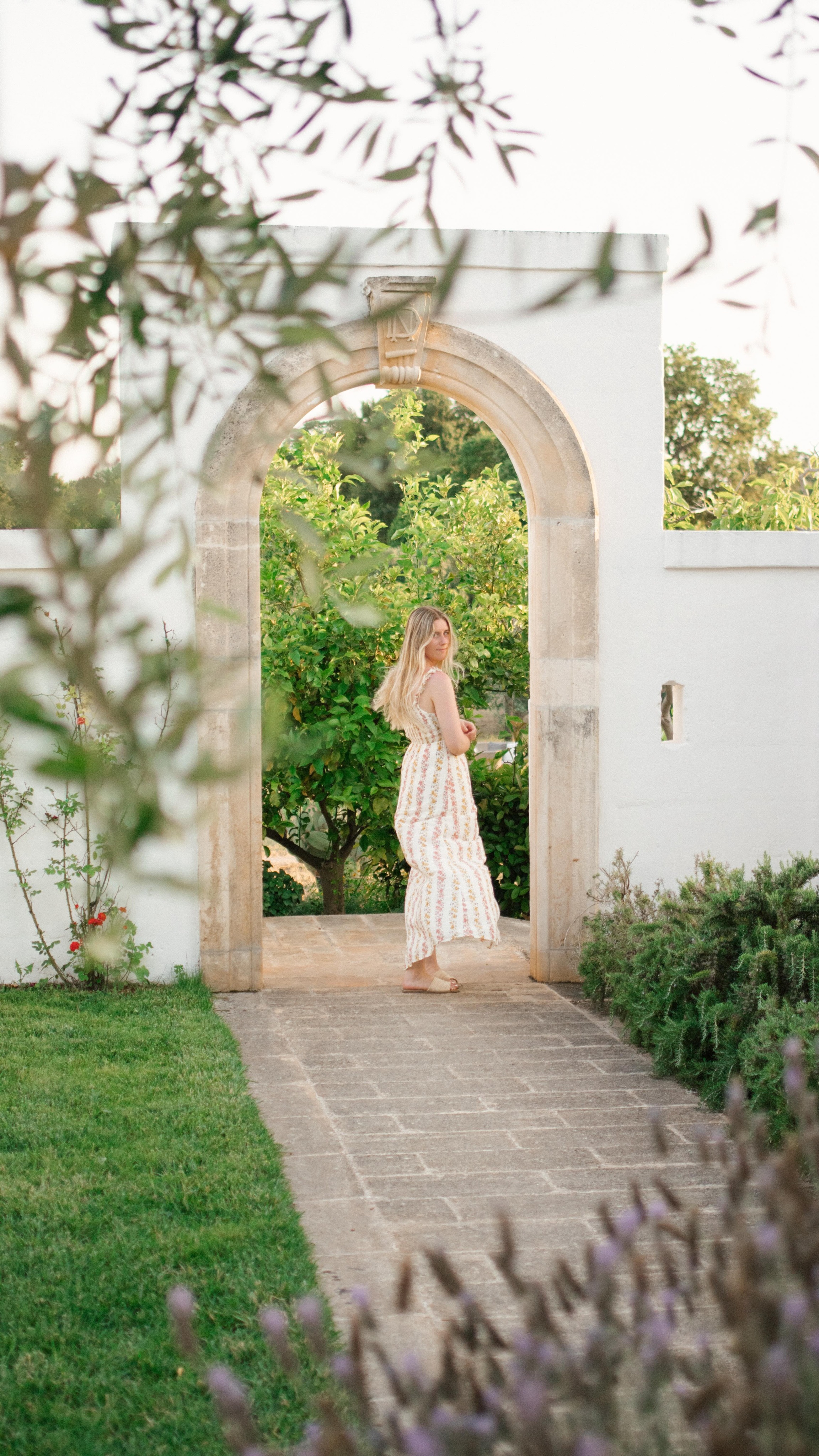 always dreaming of the Puglia sunshine — especially at @masserialetorri ✨🌼🥂🫶🏼

#pugliamasseria #polignano #pugliatravel #boutiquehotels #boutiquetravel 

Polignano a Mare | boutique hotels Italy | boutique hotels in Puglia | masseria Puglia | Italy farm stay | agriturismo Puglia