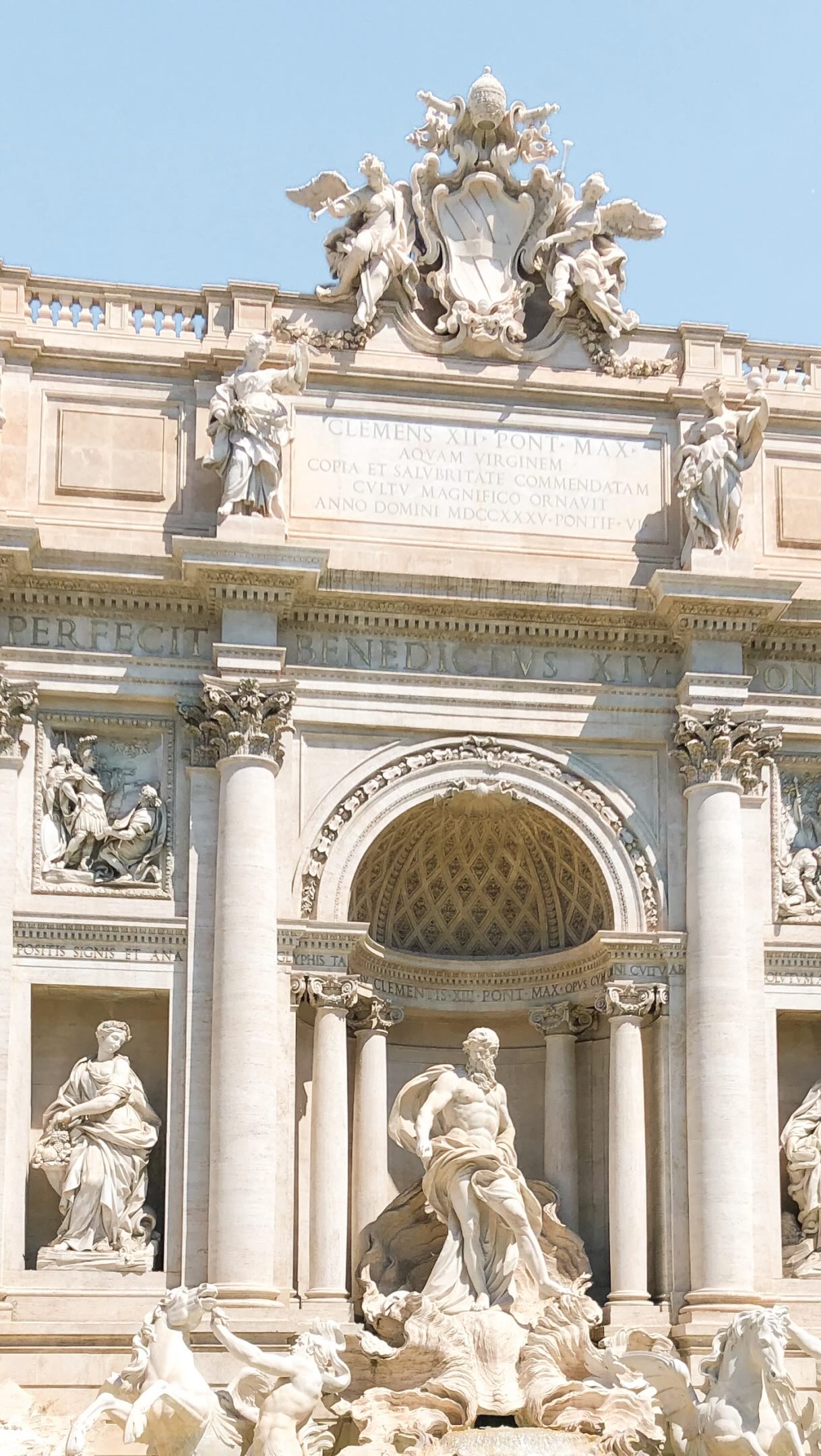 can someone tell me how it’s already been almost a year since i stood at the Trevi fountain. i miss you Roma. i miss you Italia! 🥺🫶🏼✨🍷🇮🇹

Italy travel, summer travel, euro summer, Rome Italy, Roman summer #italyexperience #italysummer #italiansummer #romanholiday #eurosummer